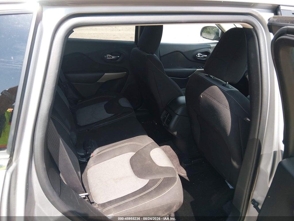1C4PJLCB2JD573826 2018 JEEP CHEROKEE photo no. 8