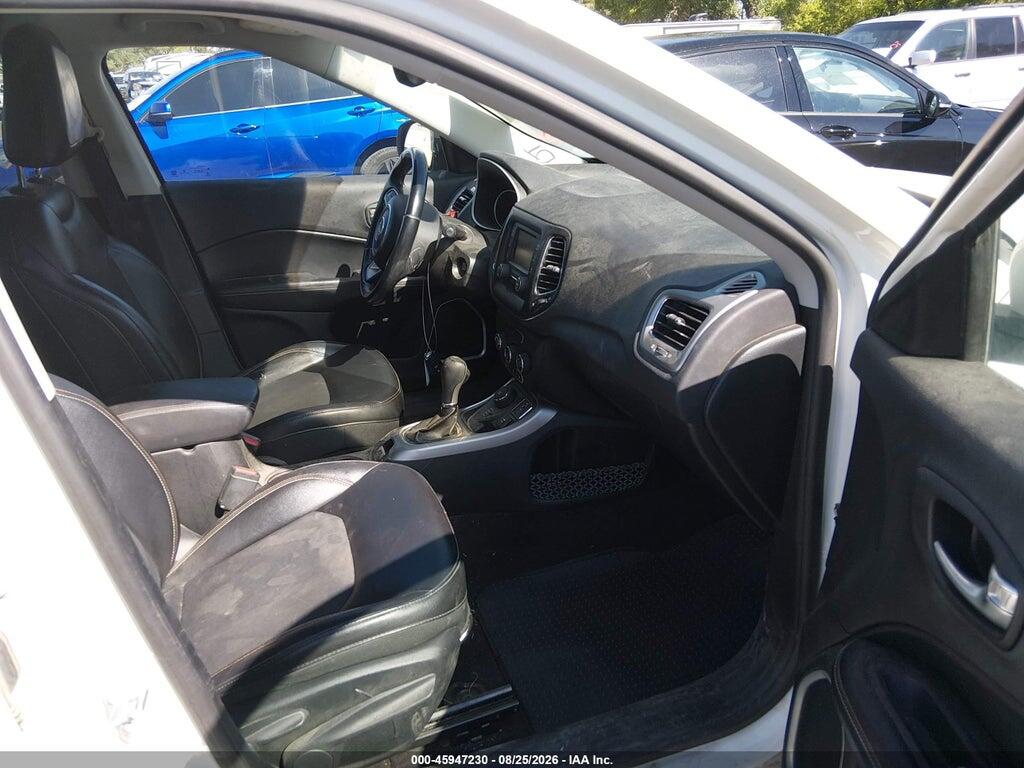 3C4NJDBB7JT180297 2018 JEEP COMPASS photo no. 5