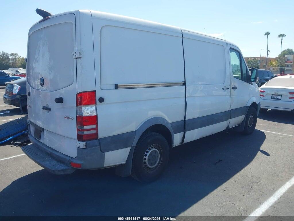 WD3PE7CD6HP539419 2017 MERCEDES-BENZ SPRINTER 2500 photo no. 4