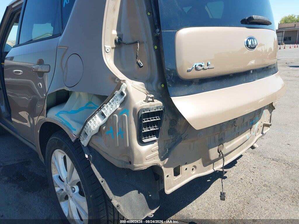 KNDJP3A56F7193041 2015 KIA SOUL photo no. 6