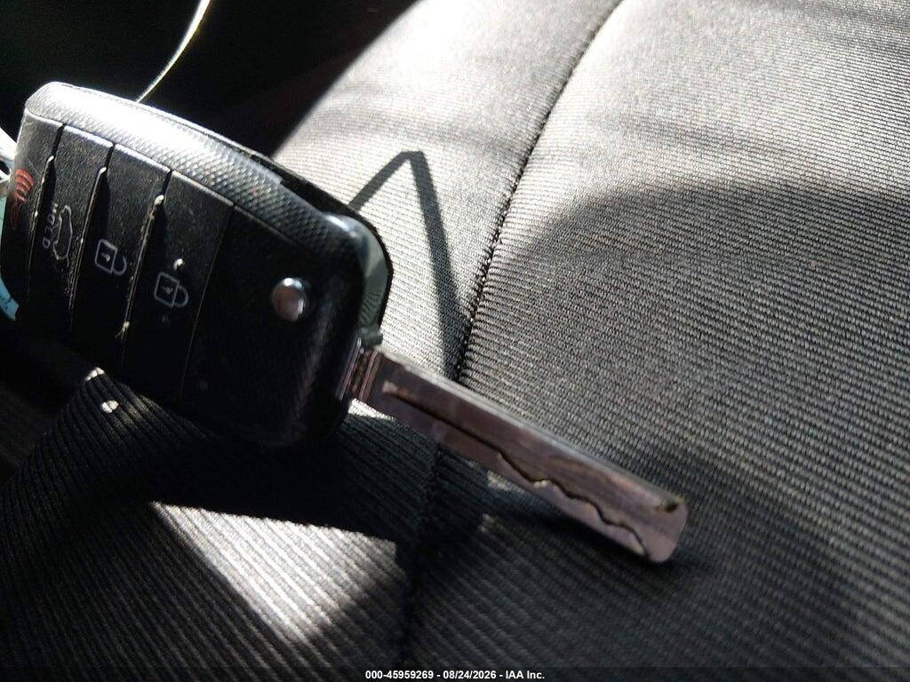 KNDJP3A56J7587020 2018 KIA SOUL photo no. 11