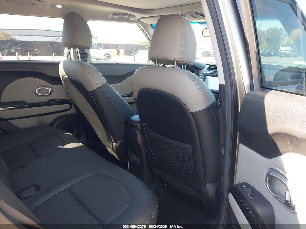 KNDJP3A50J7581858 2018 KIA SOUL photo no. 8