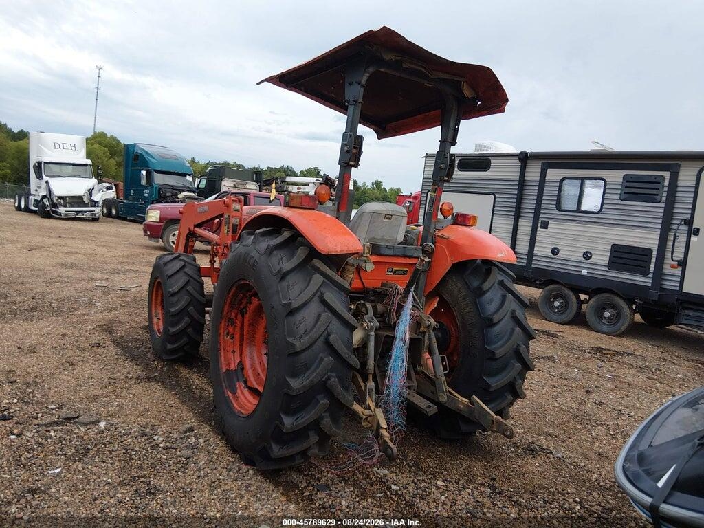 00000000000077747 2018 KUBOTA M7060D TRACTOR AND LOADER photo no. 3