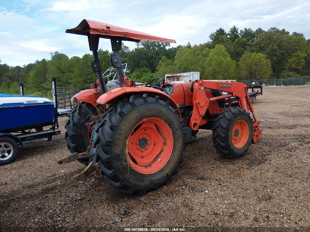 00000000000077747 2018 KUBOTA M7060D TRACTOR AND LOADER photo no. 4