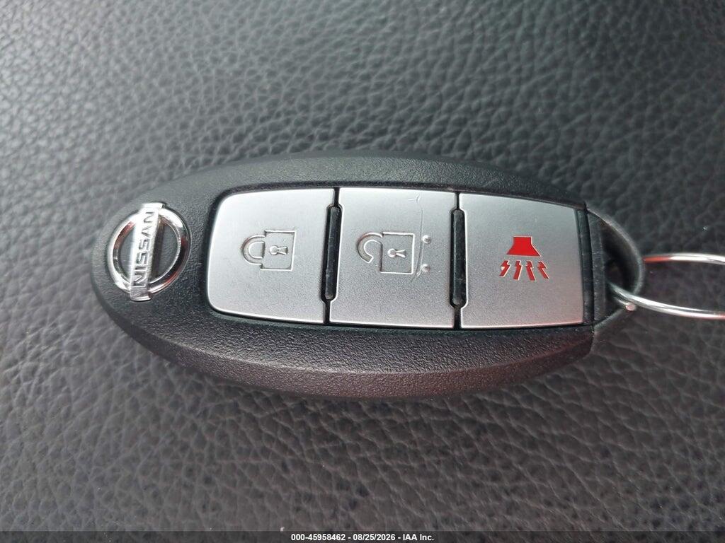 1N6AA1E56HN564985 2017 NISSAN TITAN photo no. 11