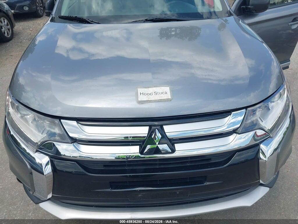 JA4AZ3A35JZ057239 2018 MITSUBISHI OUTLANDER photo no. 10