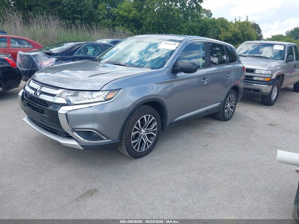 JA4AZ3A35JZ057239 2018 MITSUBISHI OUTLANDER photo no. 2