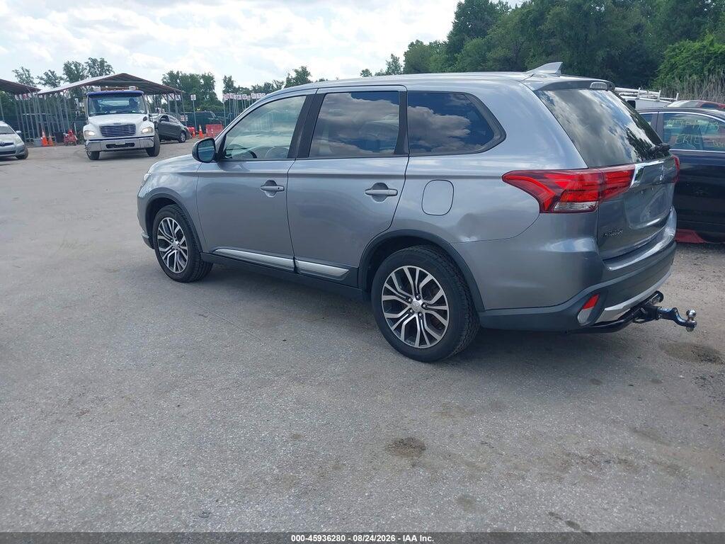 JA4AZ3A35JZ057239 2018 MITSUBISHI OUTLANDER photo no. 3