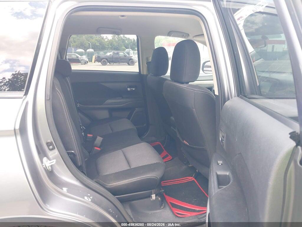 JA4AZ3A35JZ057239 2018 MITSUBISHI OUTLANDER photo no. 8