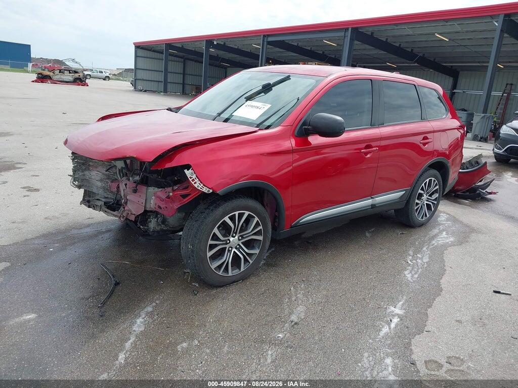 JA4AZ3A37JZ059591 2018 MITSUBISHI OUTLANDER photo no. 2