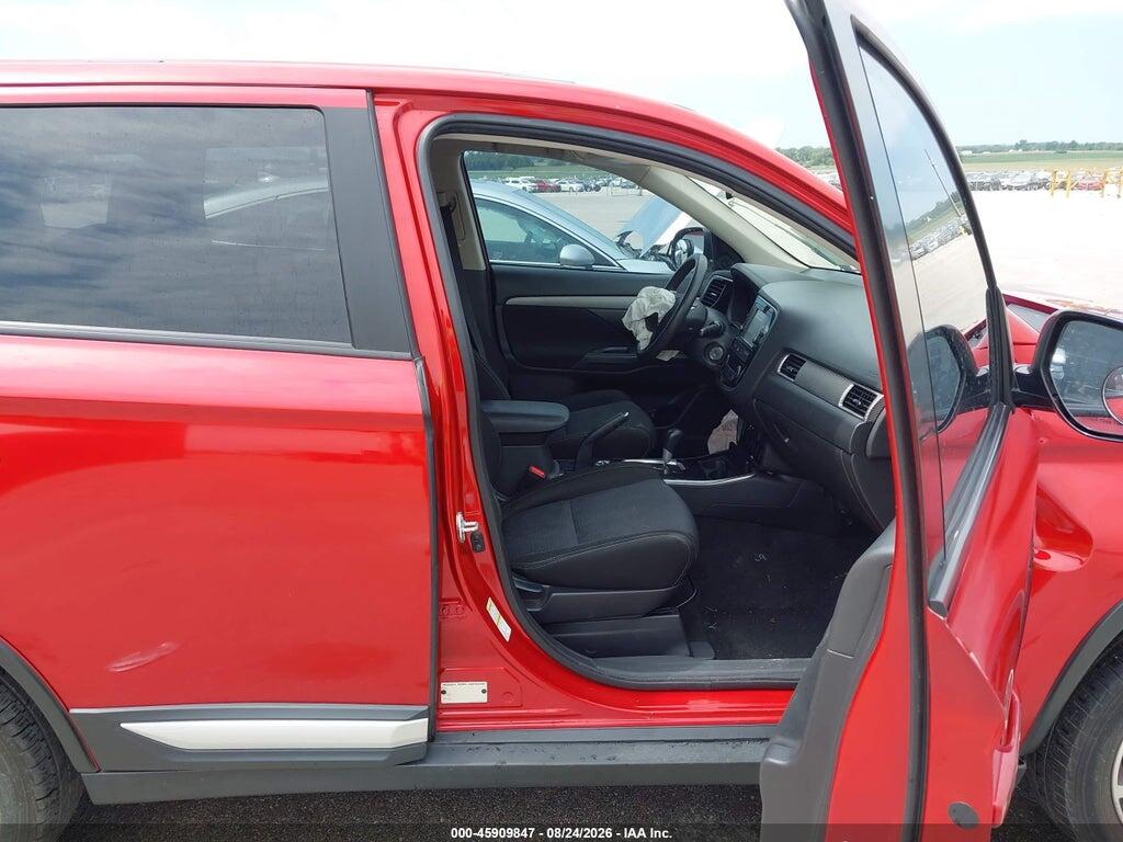 JA4AZ3A37JZ059591 2018 MITSUBISHI OUTLANDER photo no. 5