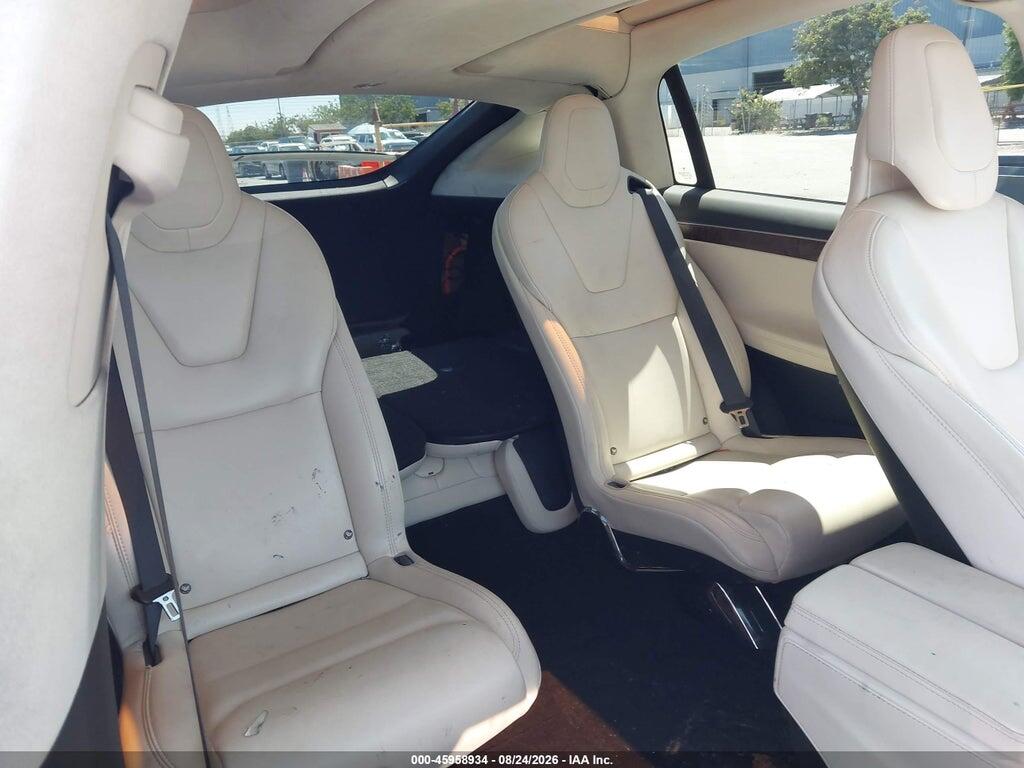 5YJXCBE25HF078461 2017 TESLA MODEL X photo no. 8