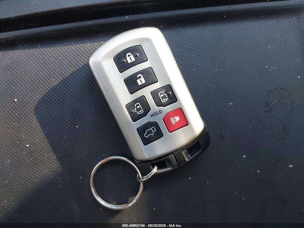 5TDDZ3DC0LS228076 2020 TOYOTA SIENNA photo no. 11