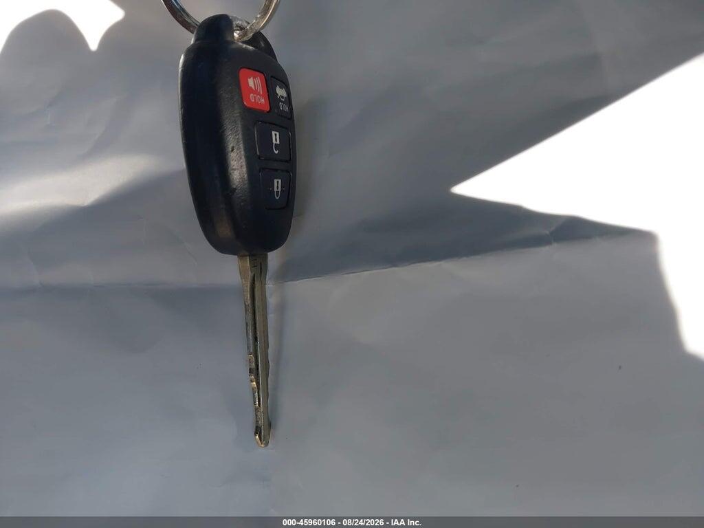 5YFBURHEXHP617571 2017 TOYOTA COROLLA photo no. 11