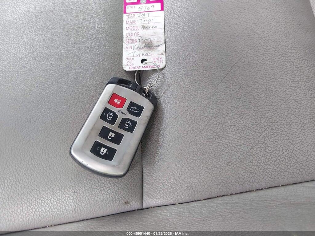5TDDZ3DC0HS154732 2017 TOYOTA SIENNA photo no. 11
