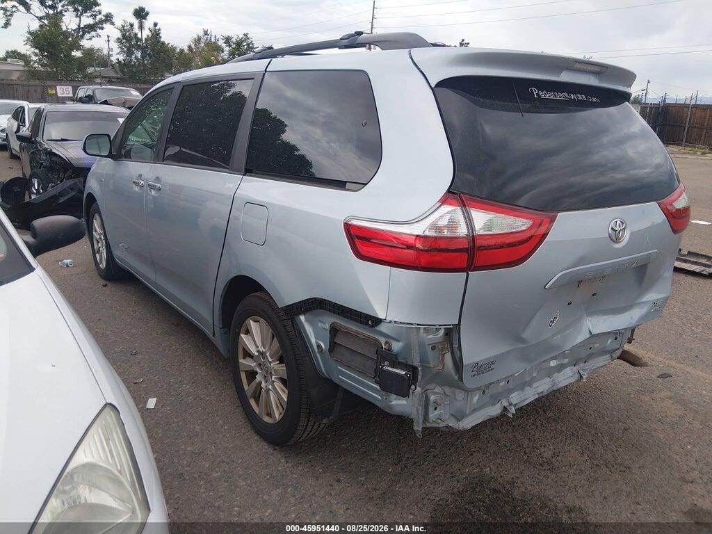 5TDDZ3DC0HS154732 2017 TOYOTA SIENNA photo no. 3