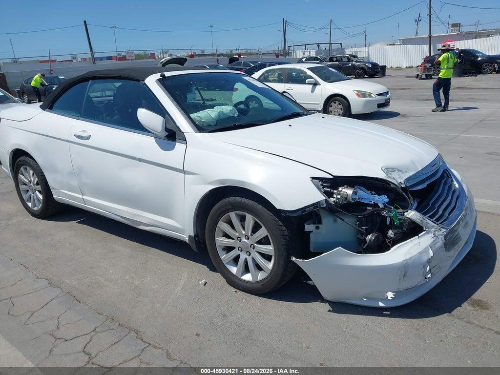 2013 CHRYSLER 200 1C3BCBEB0DN592325