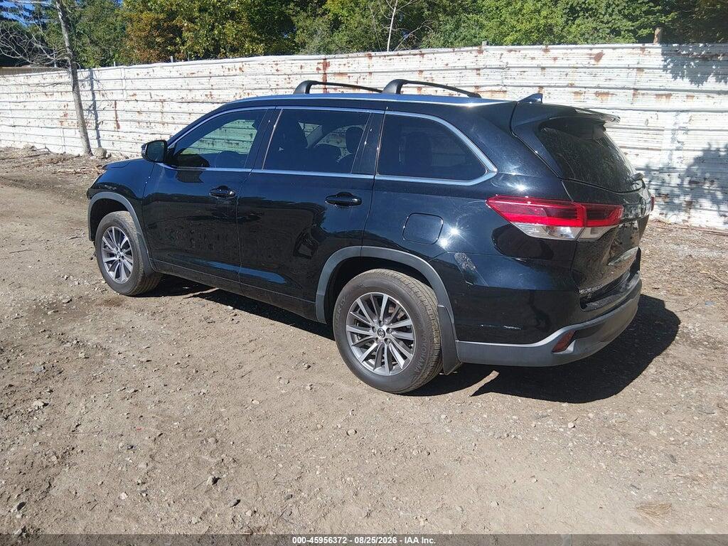 5TDJZRFH0JS486769 2018 TOYOTA HIGHLANDER photo no. 3