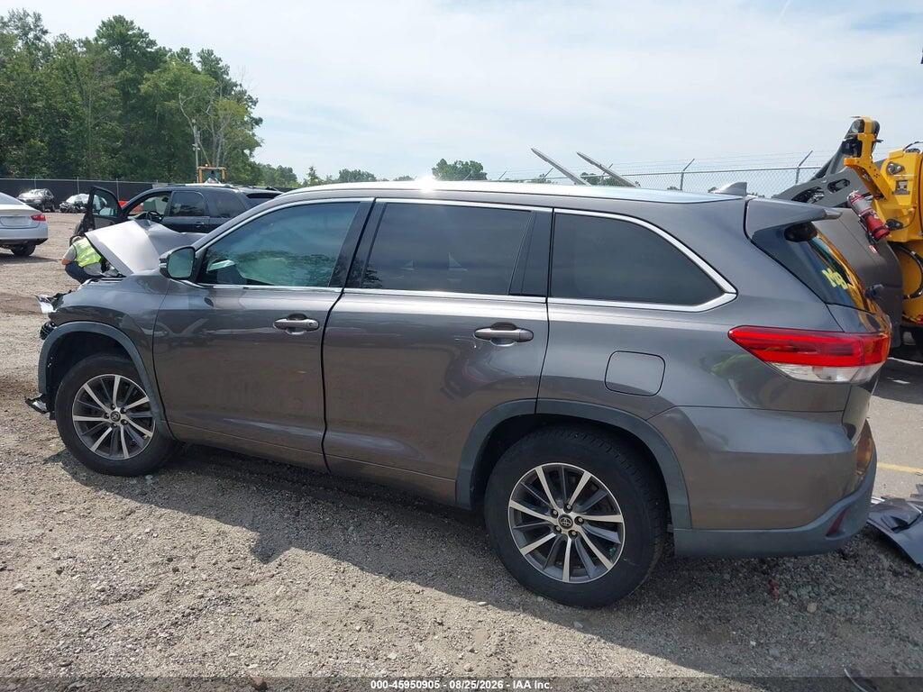 5TDKZRFH8JS540100 2018 TOYOTA HIGHLANDER photo no. 3