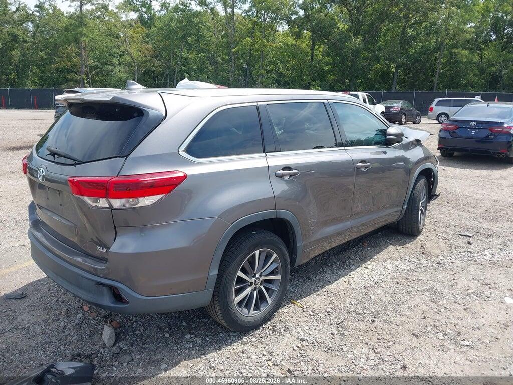 5TDKZRFH8JS540100 2018 TOYOTA HIGHLANDER photo no. 4