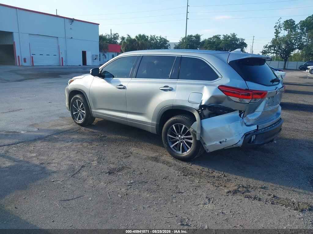 5TDKZRFH3JS533751 2018 TOYOTA HIGHLANDER photo no. 3