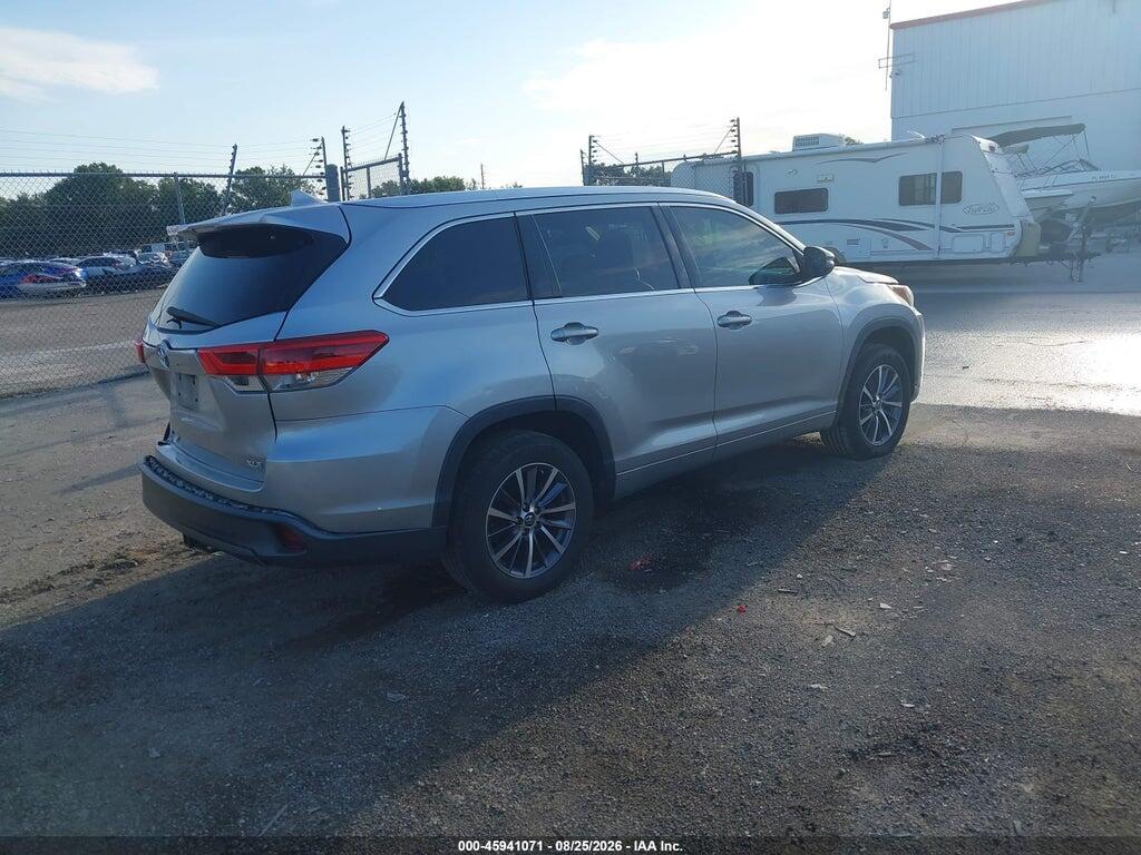 5TDKZRFH3JS533751 2018 TOYOTA HIGHLANDER photo no. 4