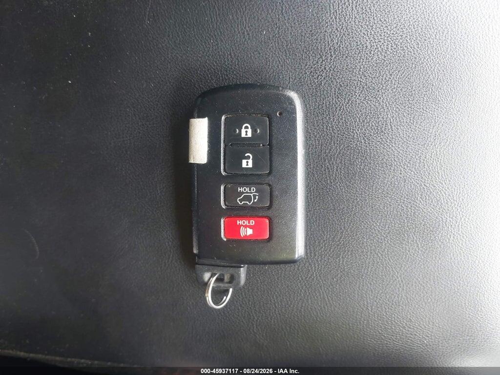 2T3RFREV4JW824594 2018 TOYOTA RAV4 photo no. 11