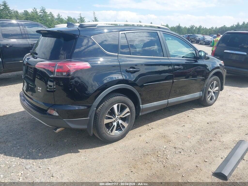 2T3RFREV4JW824594 2018 TOYOTA RAV4 photo no. 4