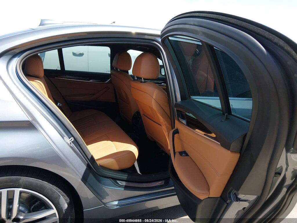 WBA53BH07MCF72975 2021 BMW 530I photo no. 8