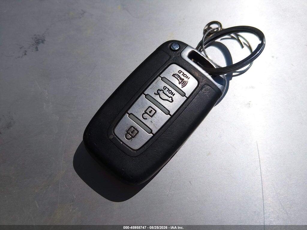 5NPEC4AB0CH327381 2012 HYUNDAI SONATA photo no. 11
