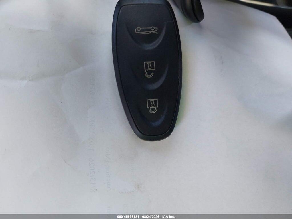SBM11AAA9DW001835 2013 MCLAREN MP4-12C photo no. 11