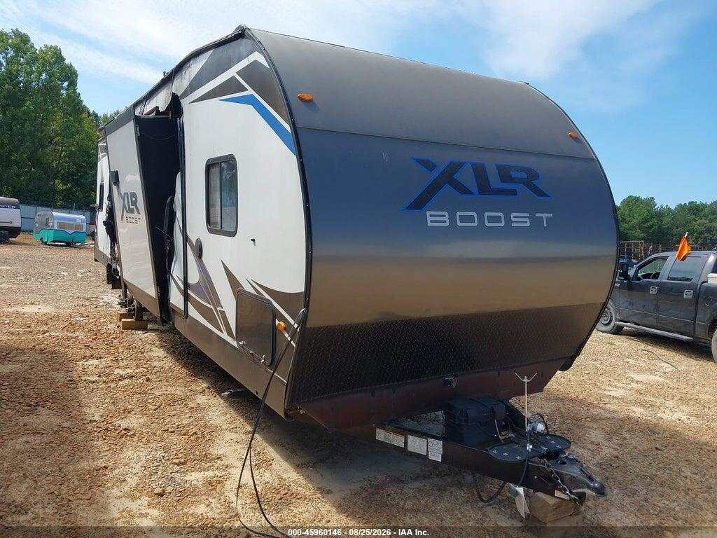 2022 FOREST RIVER XLR BOOST 5ZT2XLWB2NZ000615