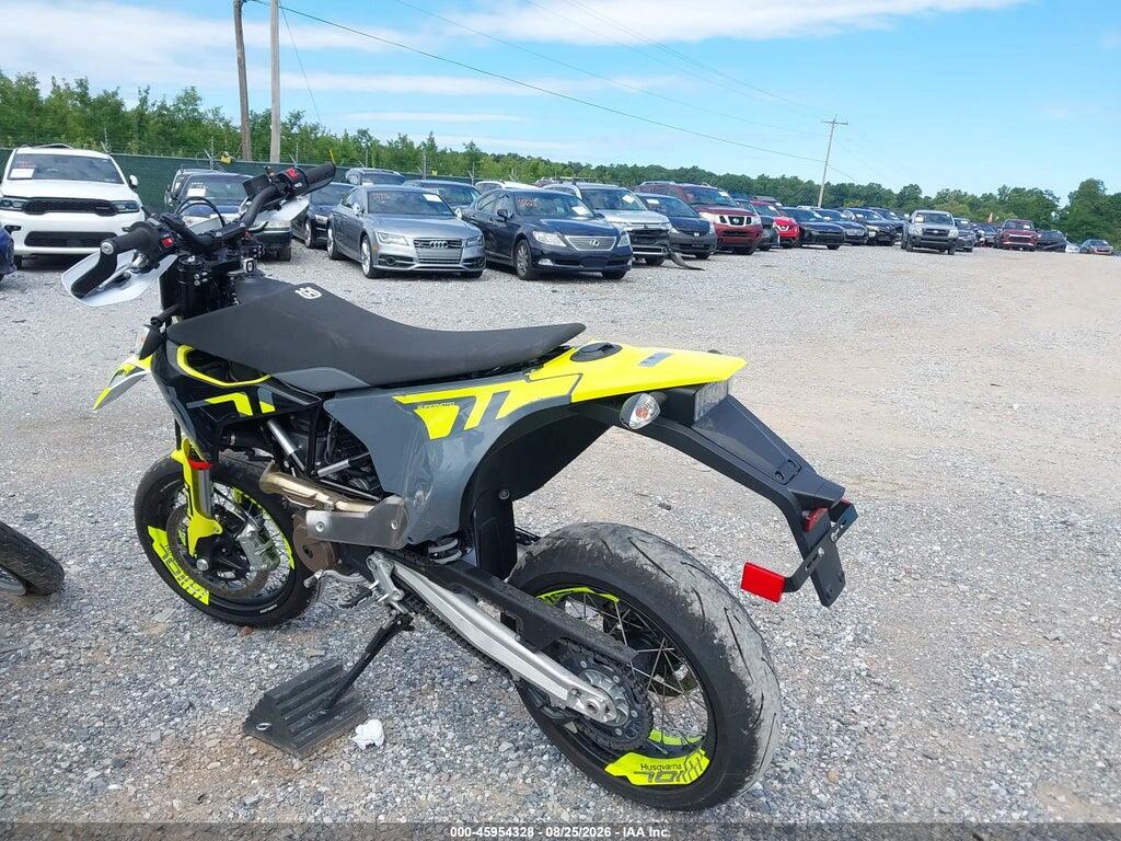 VBKUSV402RM772863 2024 HUSQVARNA SUPERMOTO 701 photo no. 3