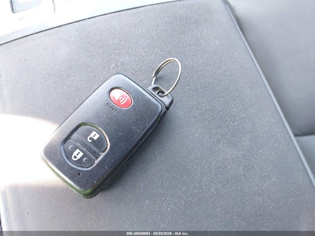 JTDZN3EU6D3219975 2013 TOYOTA PRIUS V photo no. 11