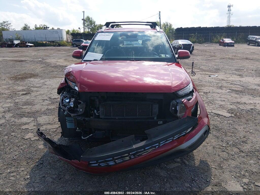 KMHRC8A3XNU152725 2022 HYUNDAI VENUE photo no. 11