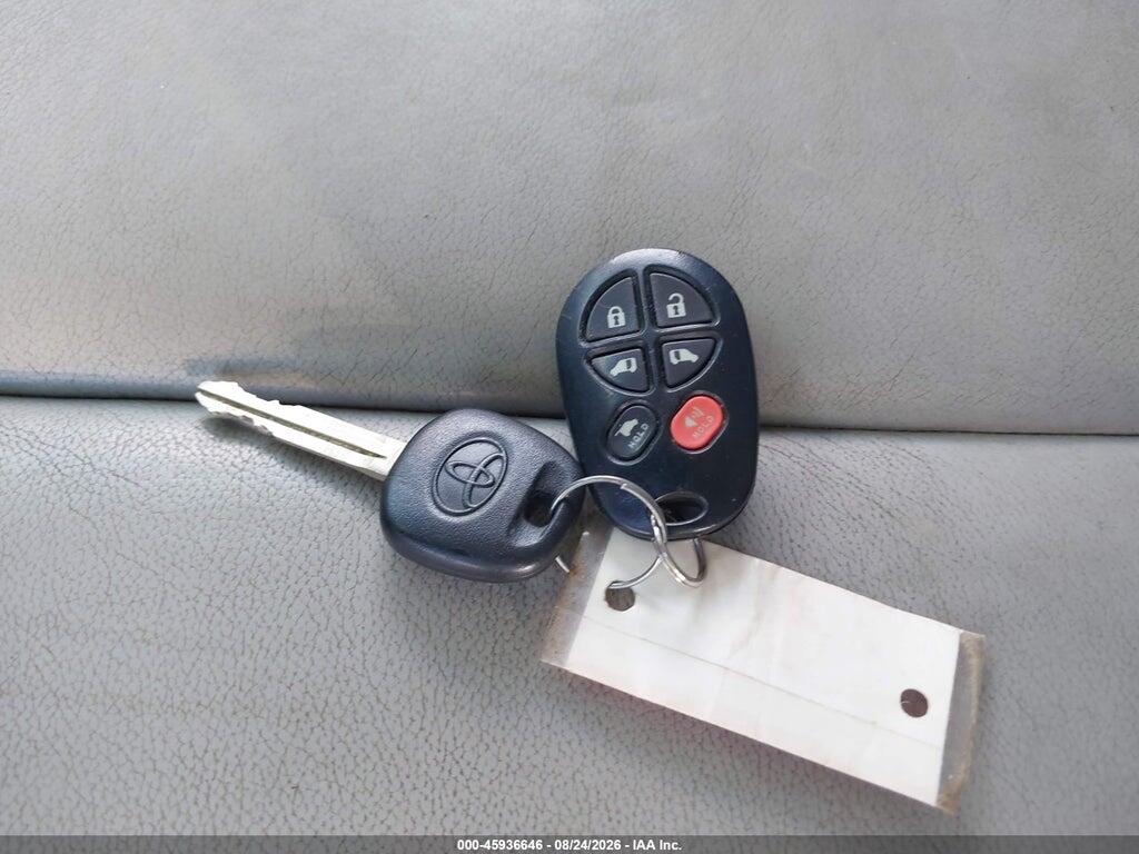 5TDYK3DC3CS262311 2012 TOYOTA SIENNA photo no. 11