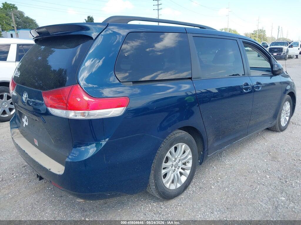 5TDYK3DC3CS262311 2012 TOYOTA SIENNA photo no. 4