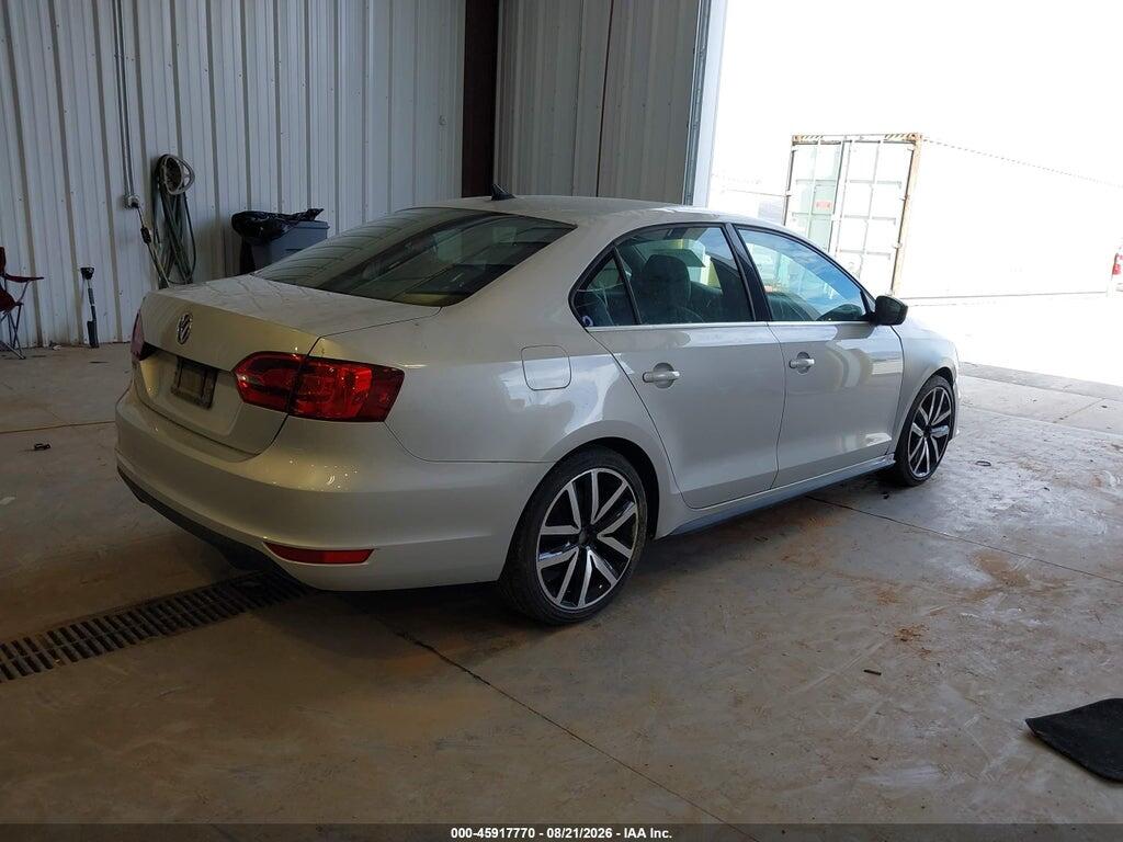 3VW567AJ2CM123656 2012 VOLKSWAGEN JETTA photo no. 4
