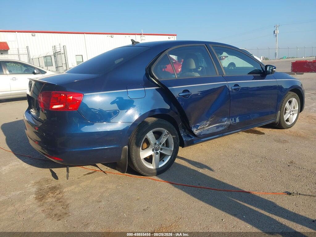 03VWLL7AJ8CM08713 2012 VOLKSWAGEN JETTA photo no. 4