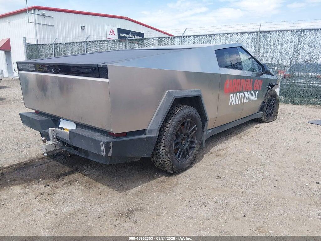 7G2CEHEDXSA071035 2025 TESLA CYBERTRUCK photo no. 4