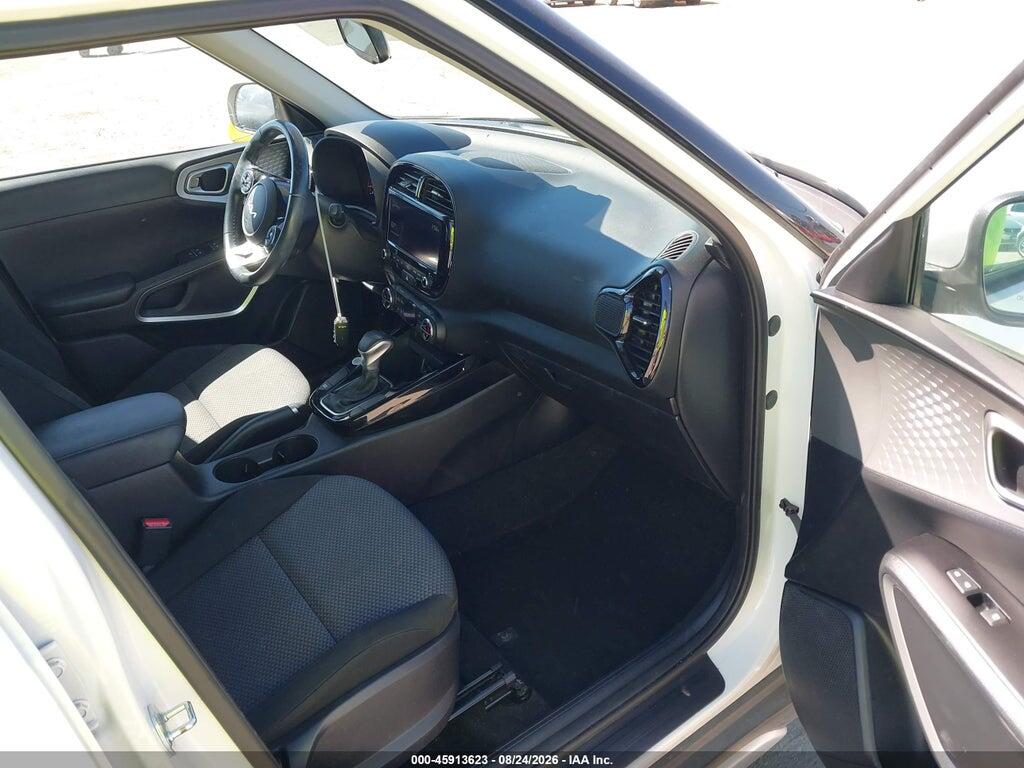 KNDJ23AU1N7163644 2022 KIA SOUL photo no. 5