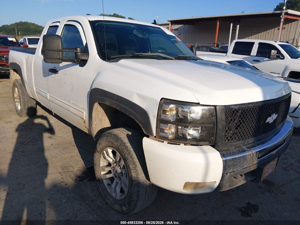 2011 CHEVROLET SILVERADO 1500 1GCRKSE37BZ204163