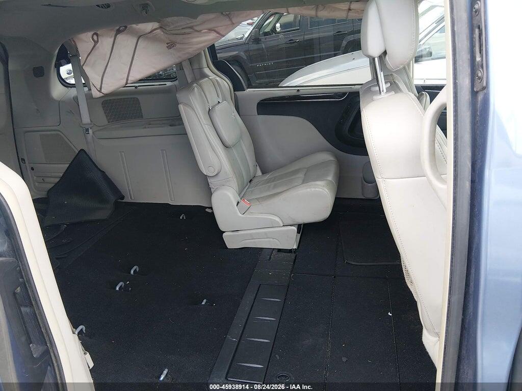 2A4RR6DGXBR784147 2011 CHRYSLER TOWN & COUNTRY photo no. 8