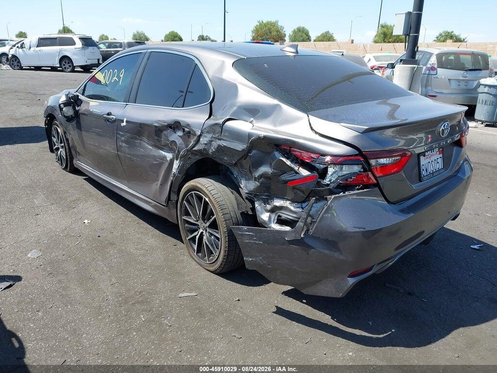 4T1G11AKXMU575962 2021 TOYOTA CAMRY photo no. 3