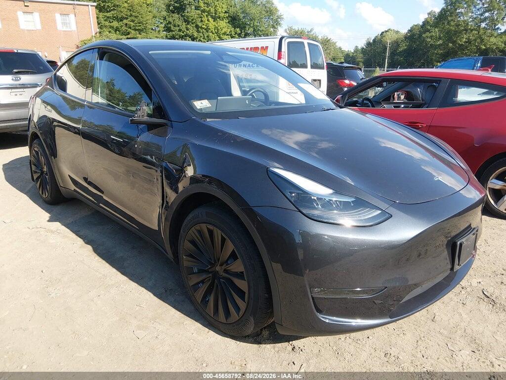 2024 TESLA MODEL Y 7SAYGAEE0RF006391