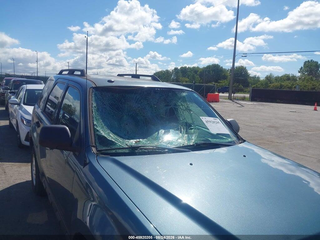 1FMCU0D78BKC40618 2011 FORD ESCAPE photo no. 6