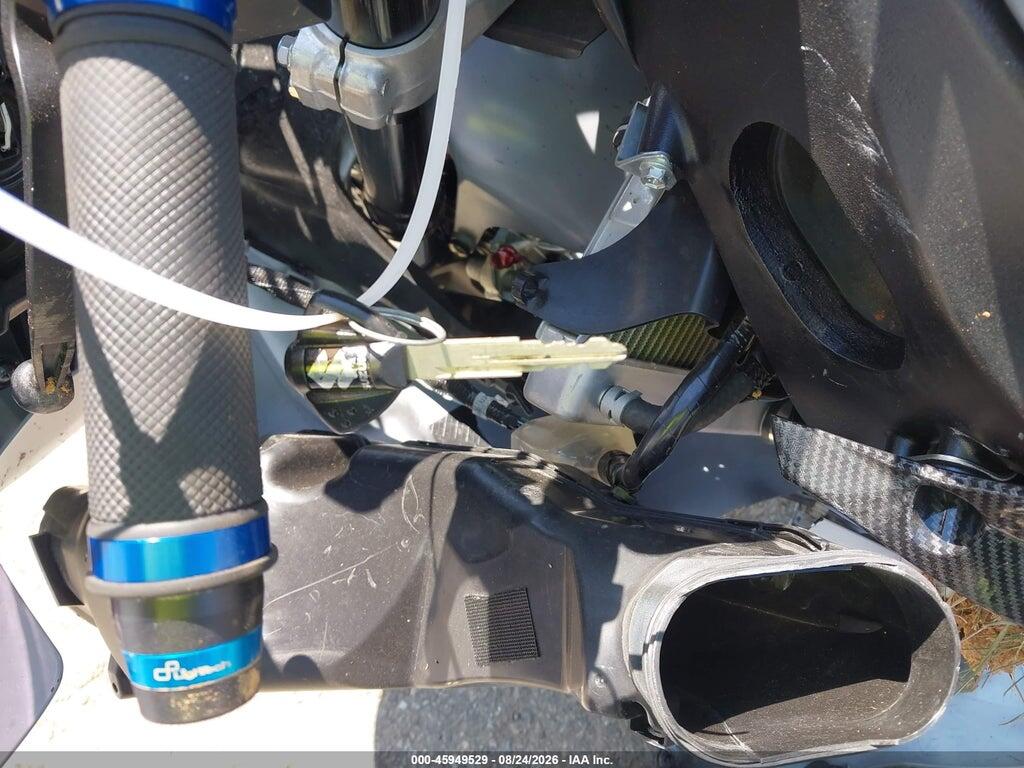 JS1GN7FA0N7100925 2022 SUZUKI GSX-R600 photo no. 11