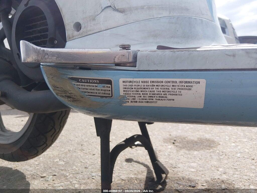 RFBB1A0419B520727 2009 KYMCO USA INC PEOPLE photo no. 10