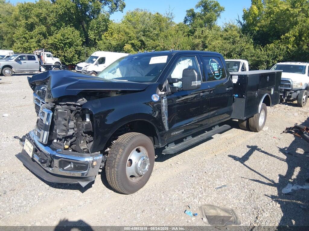 1FD8W3HT2TEC33625 2026 FORD F-350 CHASSIS photo no. 2