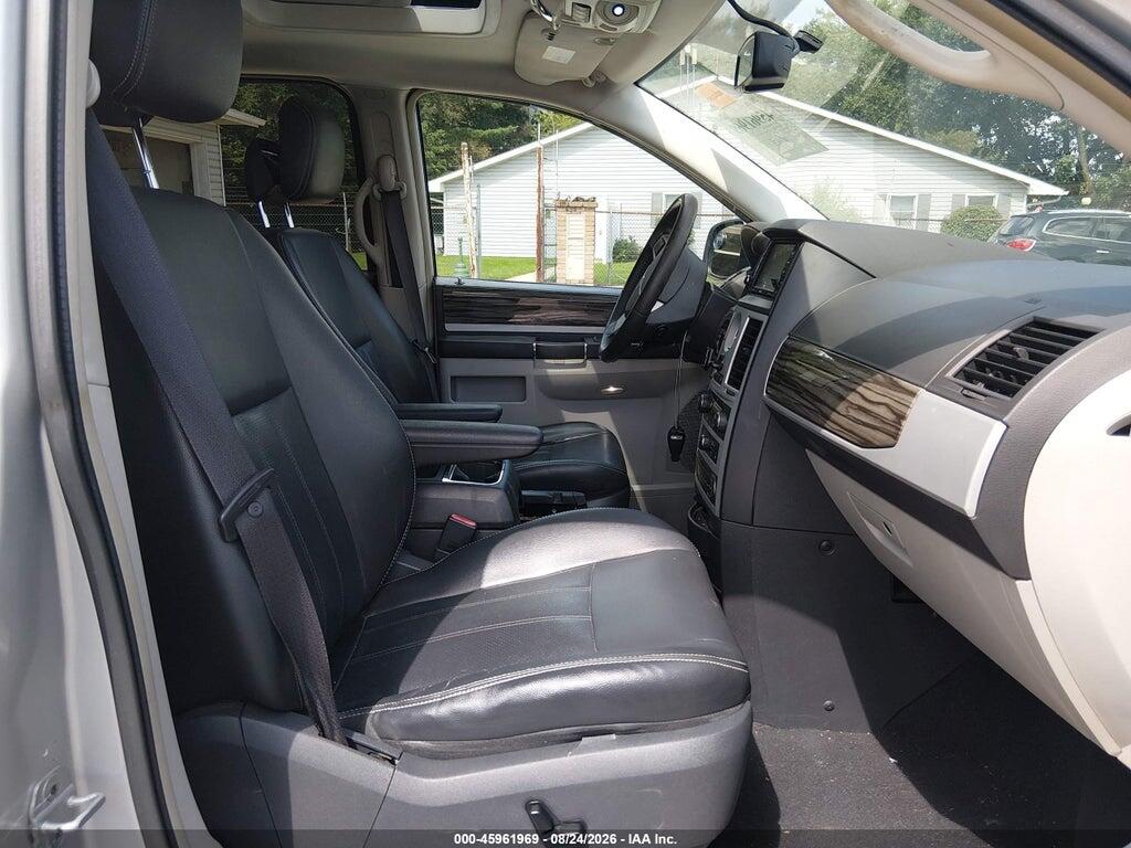 2A4RR5DX2AR290387 2010 CHRYSLER TOWN & COUNTRY photo no. 5